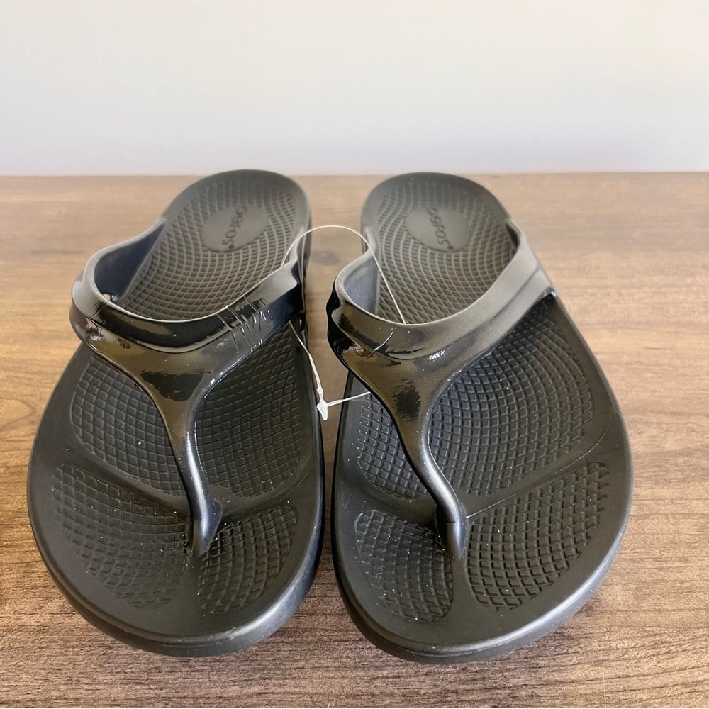 Oofos OOLaLa Women's Black Recovery Sandal Size 10 - Picture 3 of 8